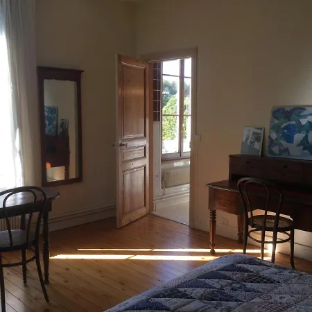 Cmg - Maison Bourgeoise Avec Jardin